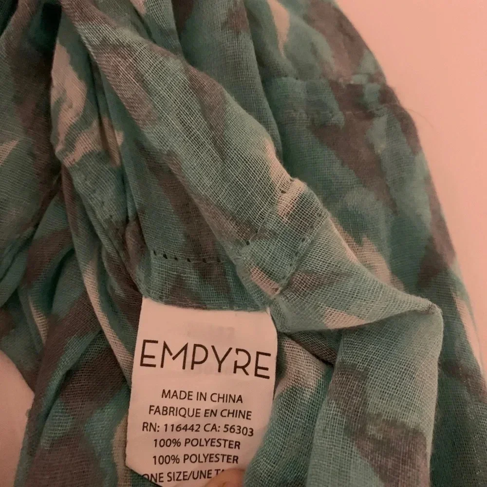 Infinity Scarf‎